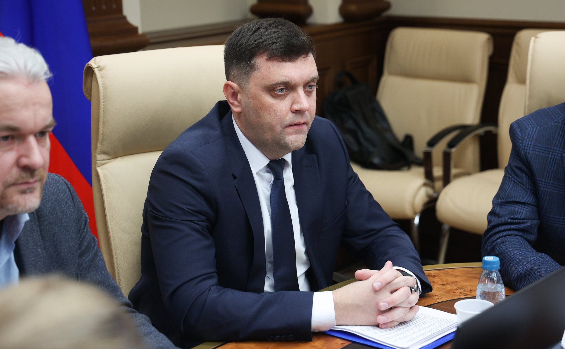 Совещание Комитета Совета Федерации по экономической политике «Пути решения административных, технических и кадровых проблем малой авиации»