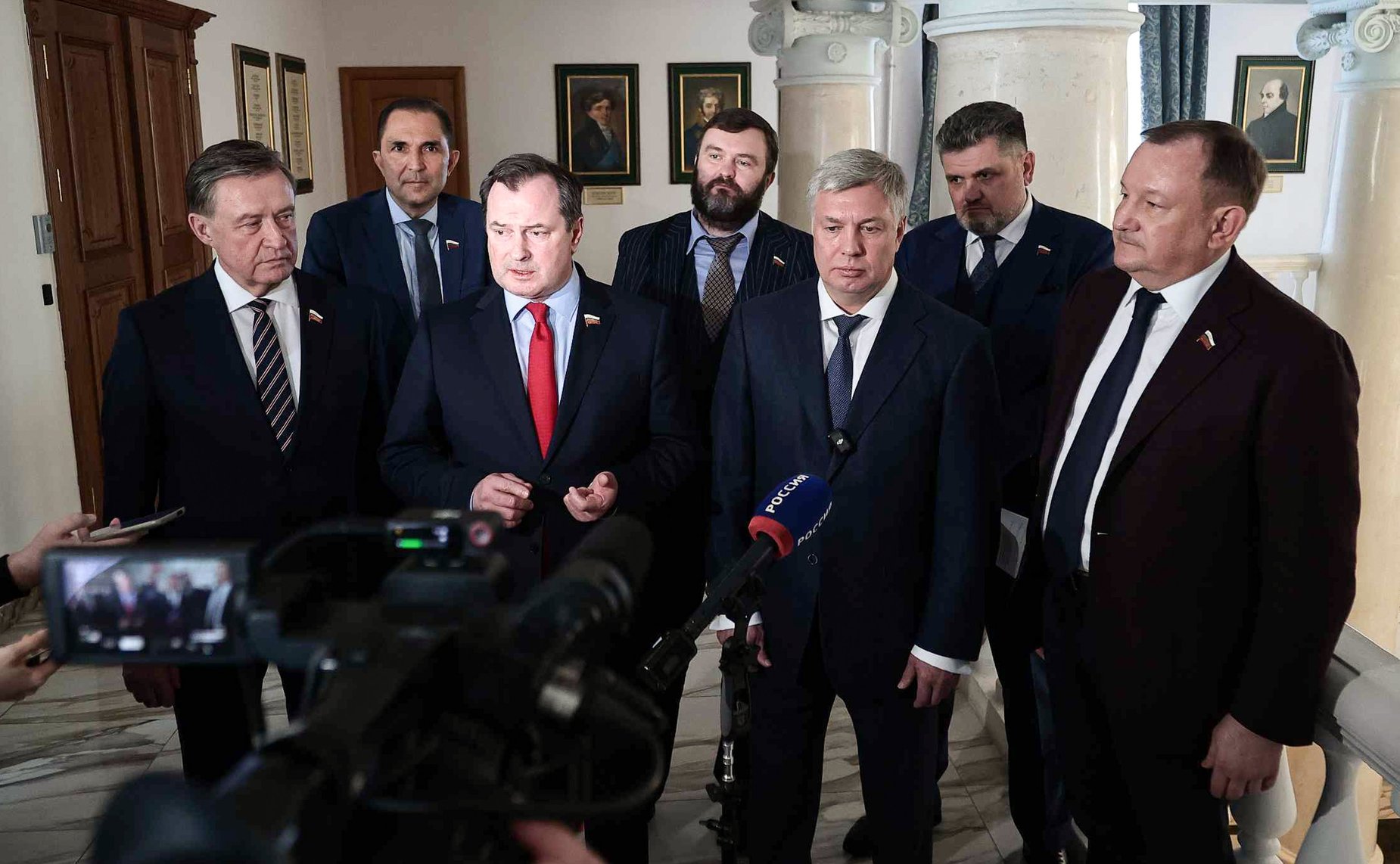 Пресс-подход по итогам выездного заседания Комитета Совета Федерации по экономической политике «Особенности социально-экономического развития субъектов РФ в современных условиях на примере Ульяновской области»