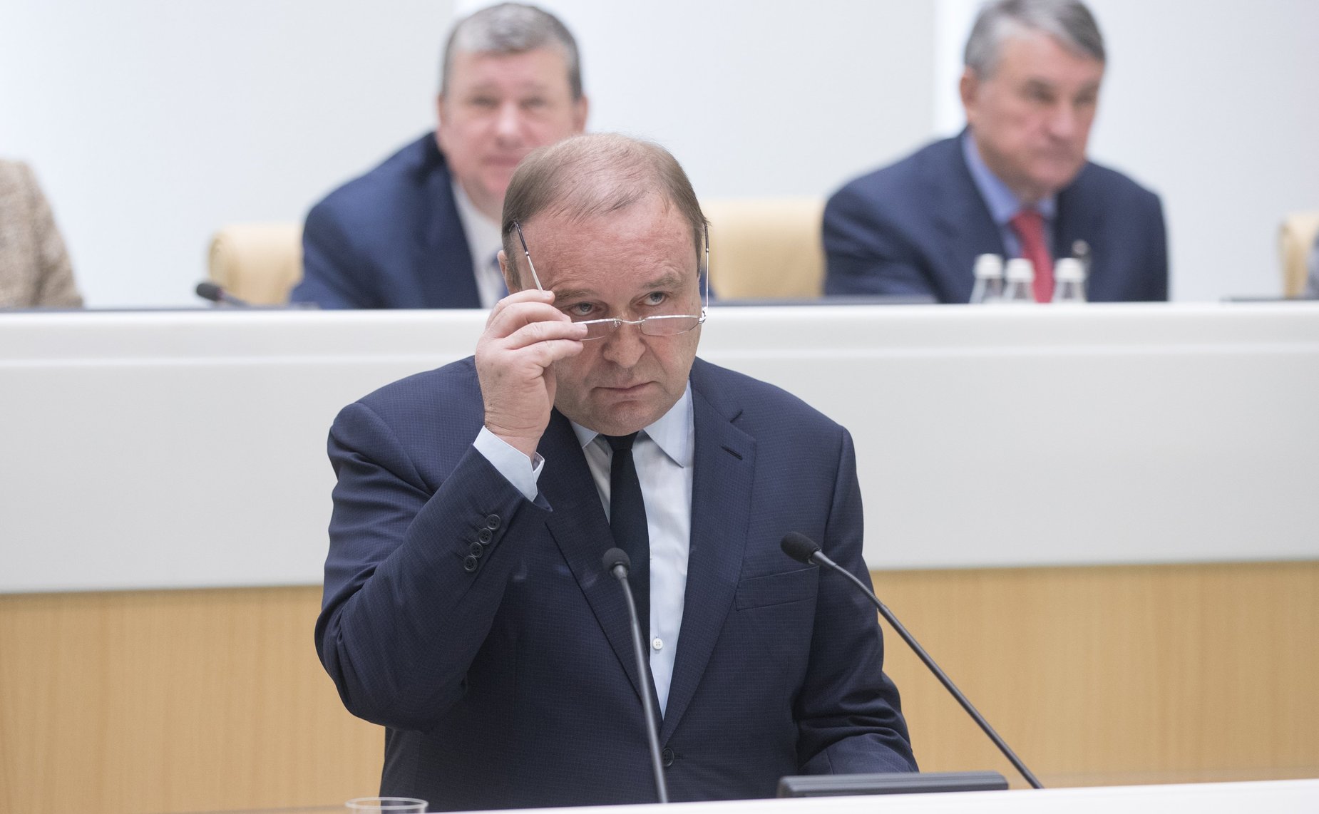 В. Богданов