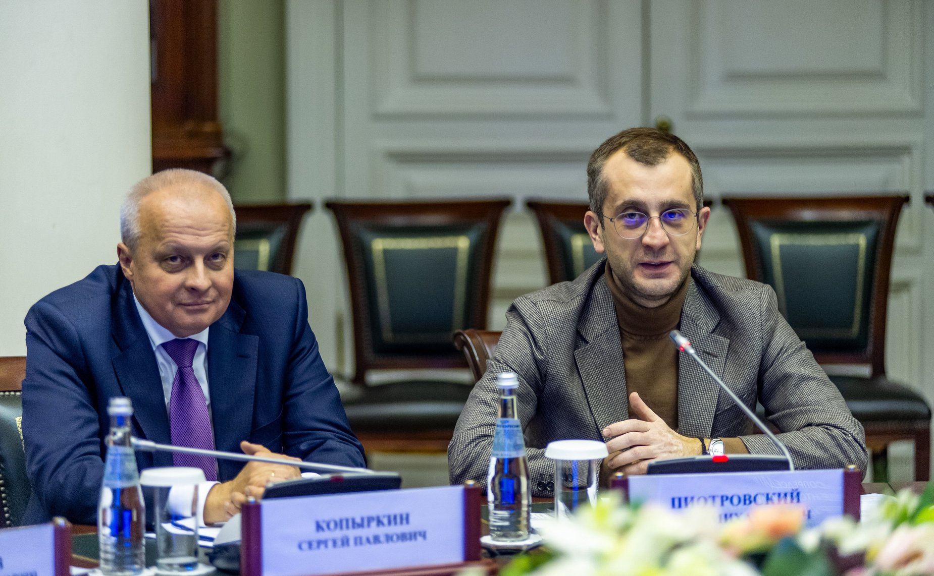 Заместитель Председателя Совета Федерации Юрий Воробьев и заместитель Председателя Национального Собрания Республики Армения Акоб Аршакян провели встречу в Санкт-Петербурге