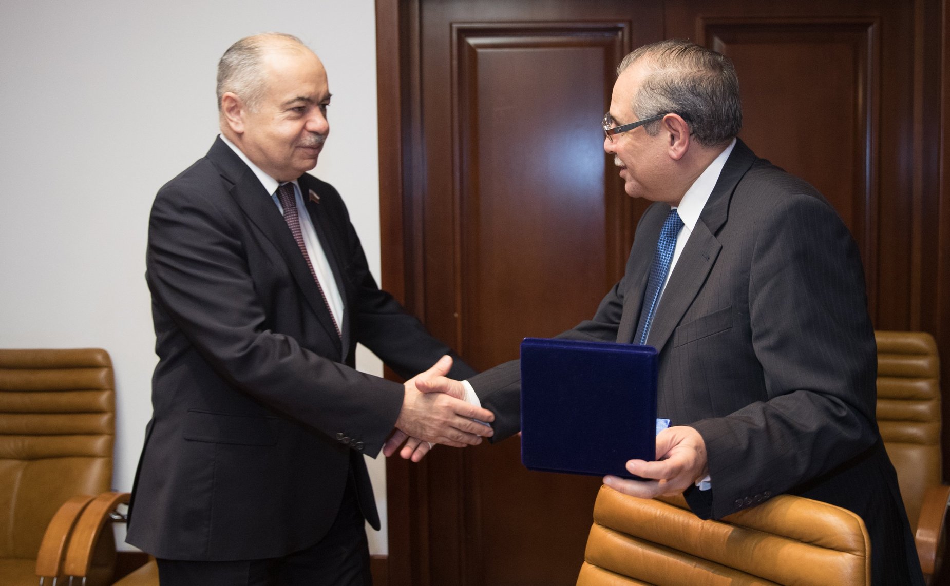 Ильяс Умаханов провел рабочую встречу с новым Чрезвычайным и полномочным послом Арабской Республики Египет в РФ Ихабом Ахмедом Талаатом Насром