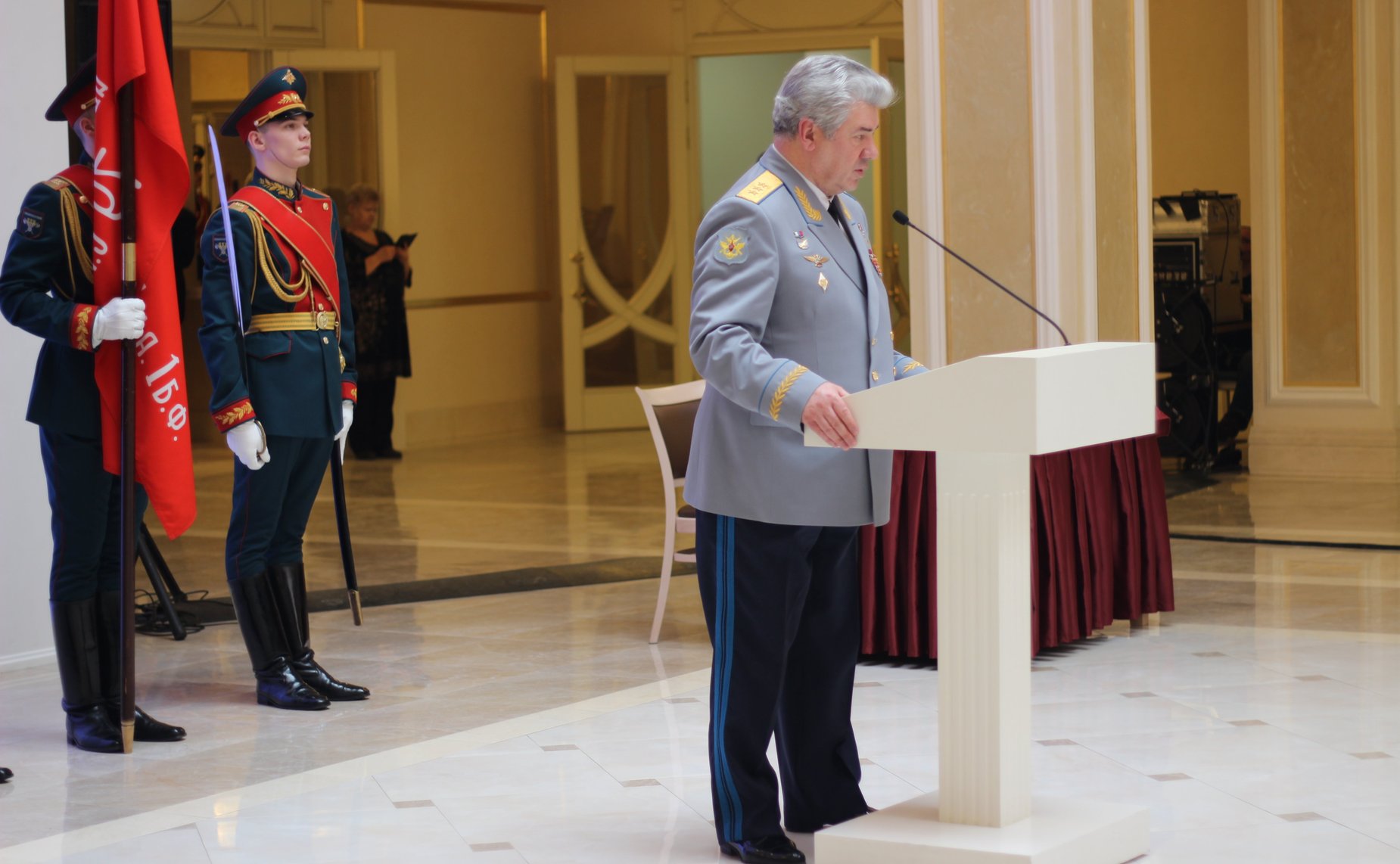 В. Бондарев