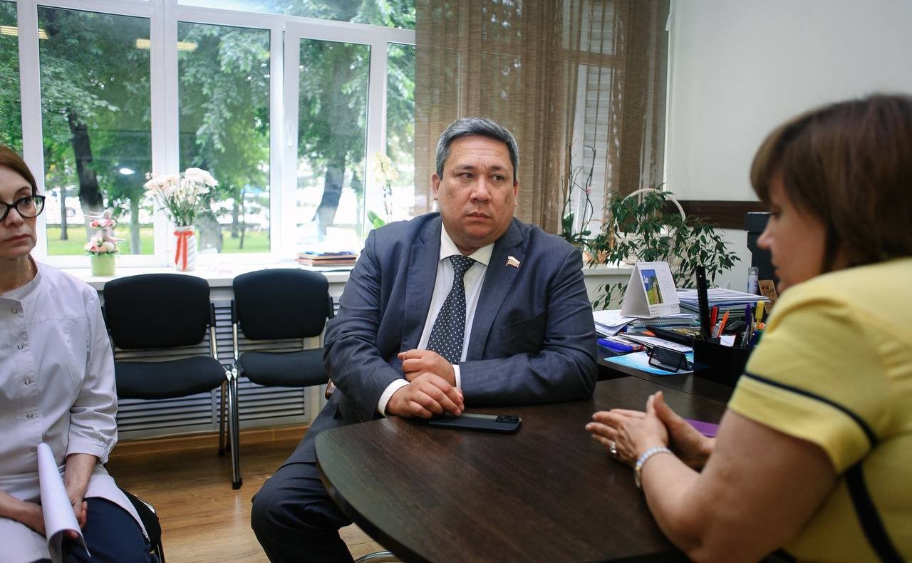 Владимир Полетаев проинспектировал работу социальных и образовательных учреждений Республики Алтай