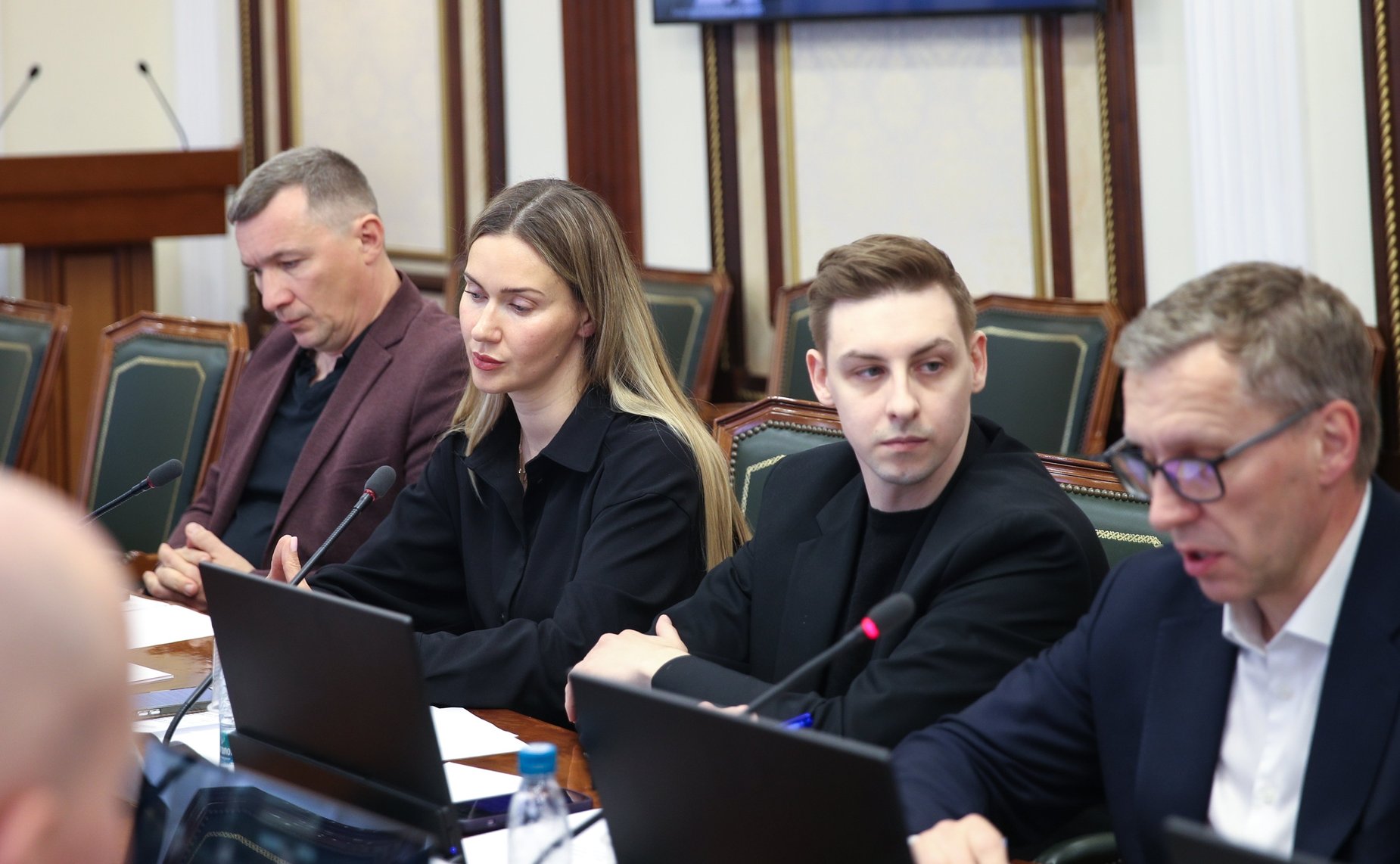 Совещание Комитета СФ по Регламенту и организации парламентской деятельности «Защита прав интересов потребителей в условиях современной торговли в городской среде»