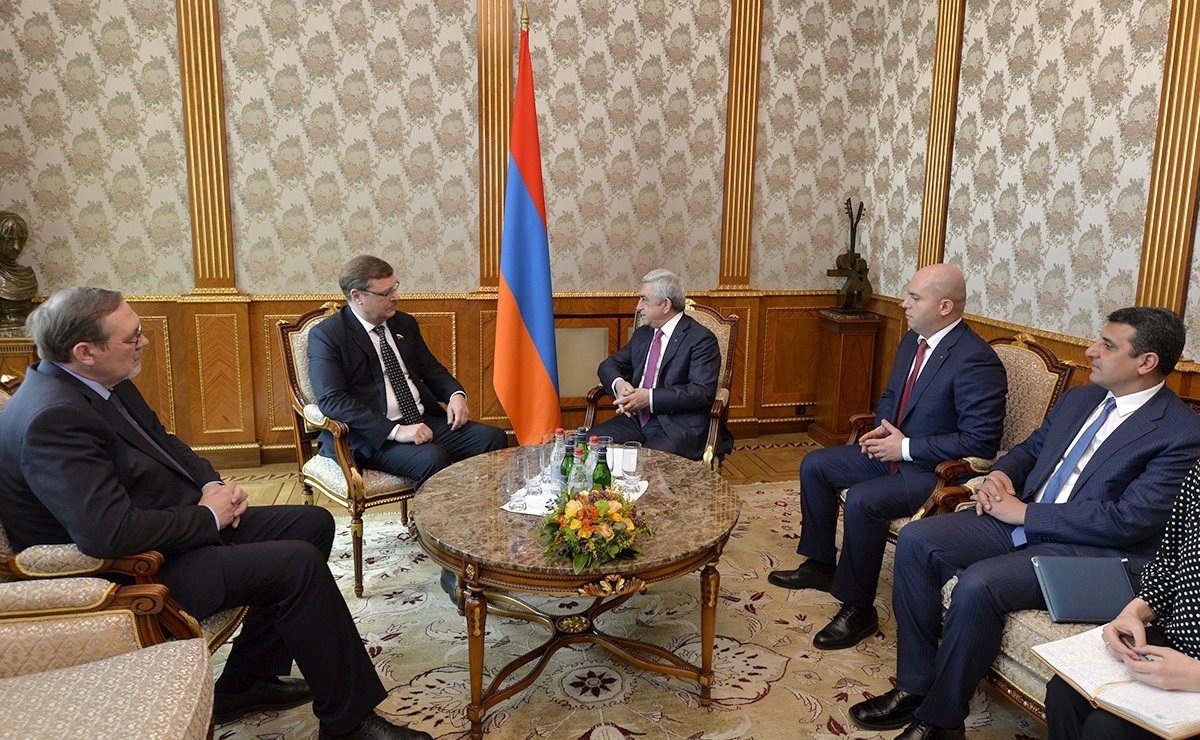 Встреча председателя Комитета Совета Федерации по международным делам Константина Косачева и Президента Республики Армения Сержа Саргсяна