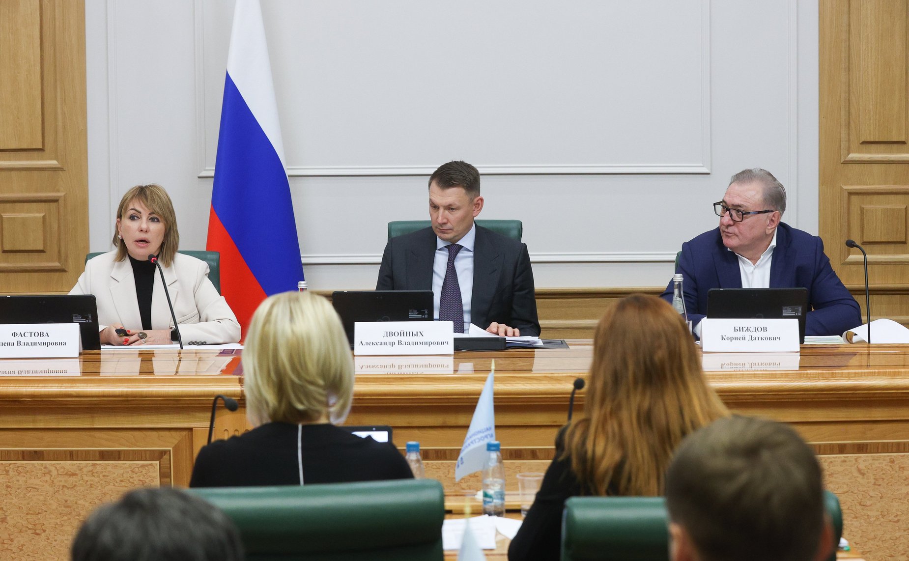 Совещание Комитета СФ по аграрно-продовольственной политике и природопользованию «Об итогах работы по развитию агрострахования с государственной поддержкой в 2025 году и дальнейших планах по развитию системы»