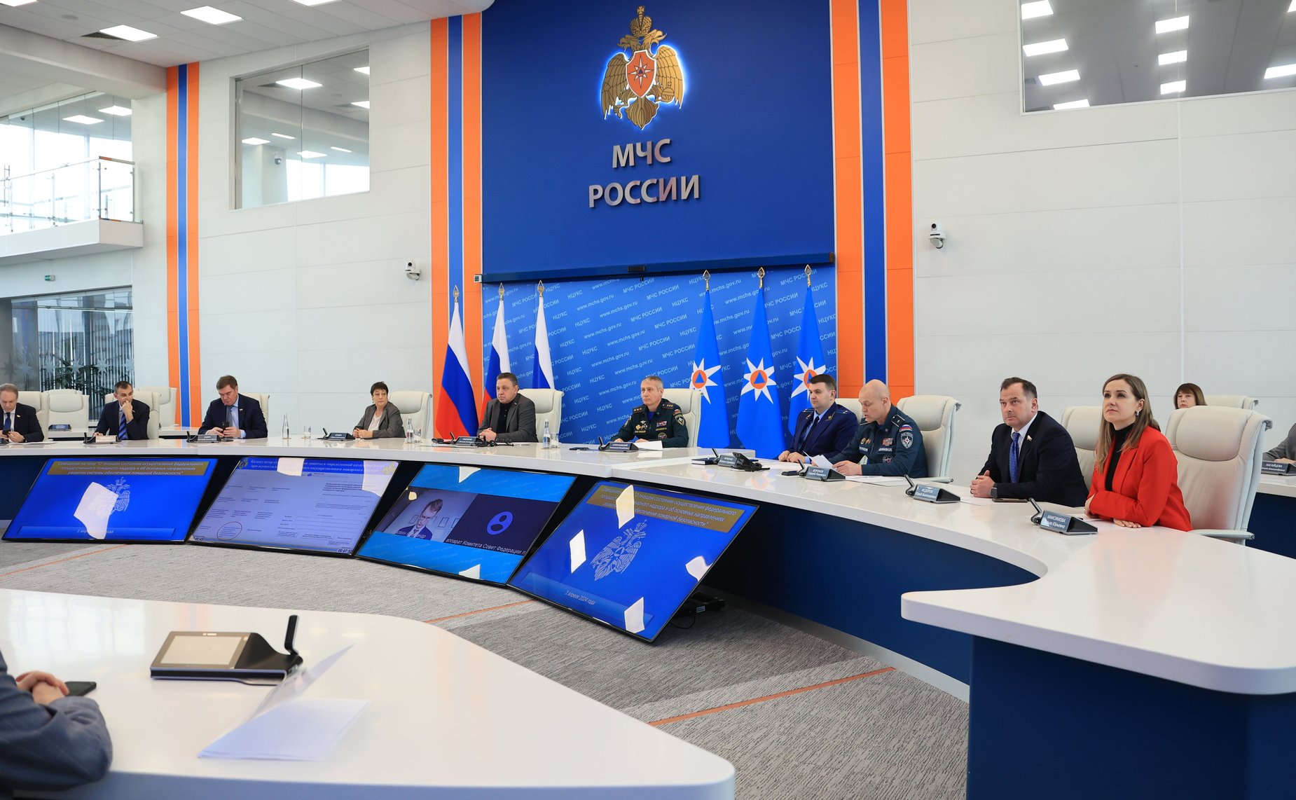 Вячеслав Тимченко провел совещание «О текущем состоянии осуществления федерального государственного пожарного надзора и основных направлениях развития системы обеспечения пожарной безопасности»