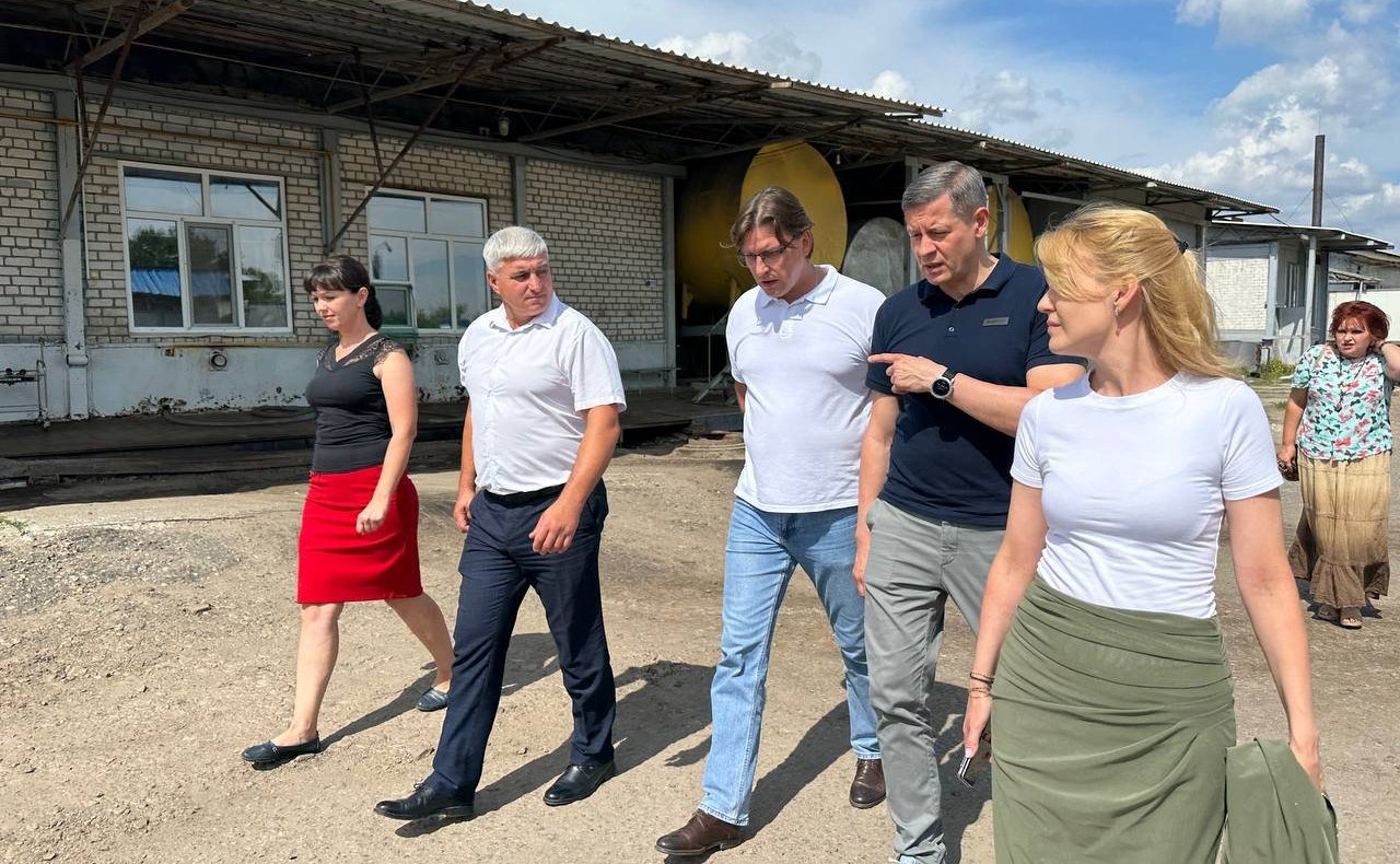 Дарья Лантратова проконтролировала ход восстановления объектов в Беловодском муниципальном округе ЛНР