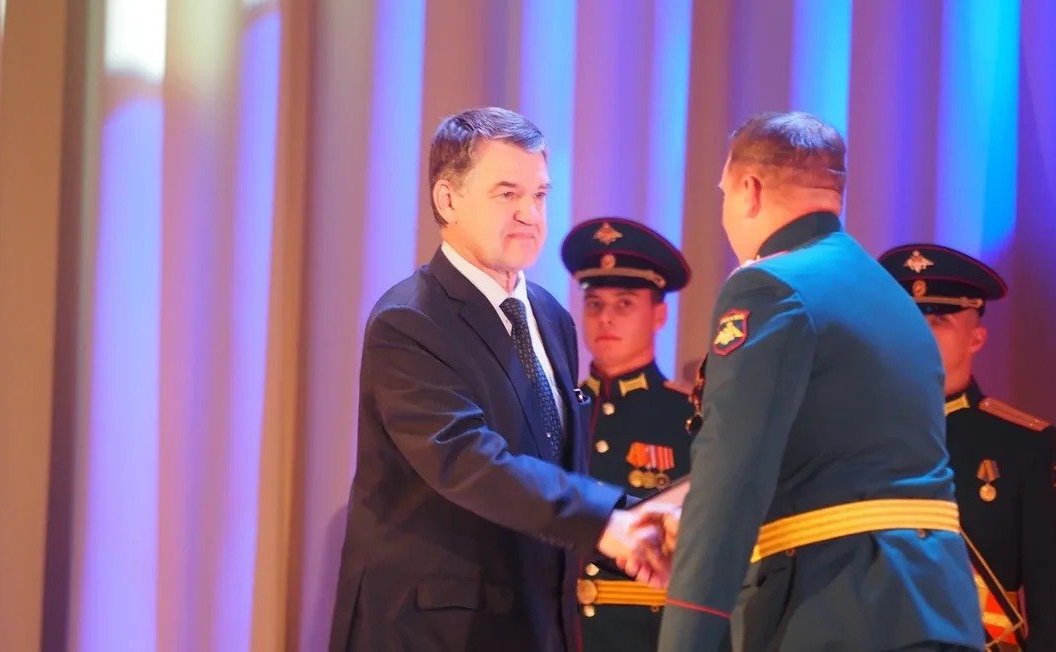 Торжественное мероприятие, посвященное юбилею Гвардейского Симферопольского Артиллерийскогоу четырежды орденоносного полка во дворце культуры и спорта «Тамань»