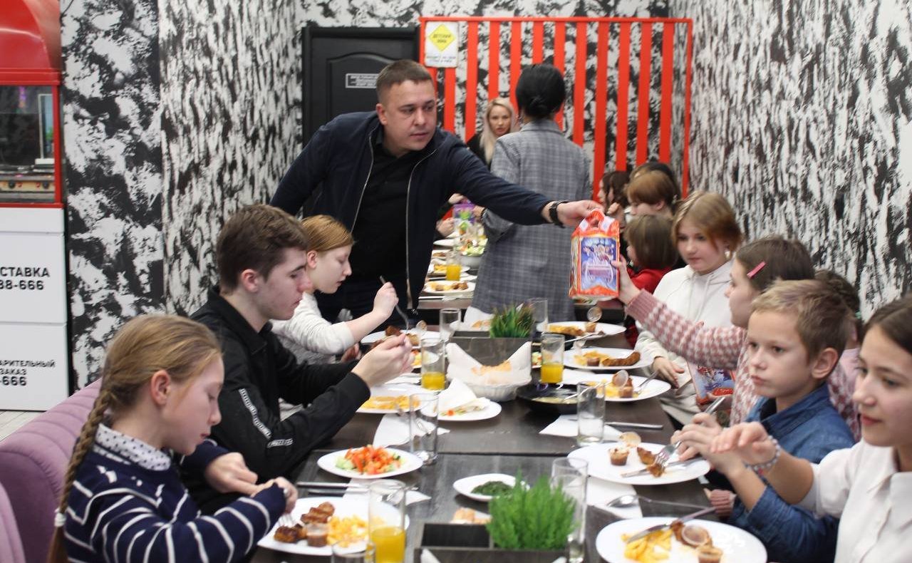 Айрат Гибатдинов поздравил детей Ульяновской области с наступающим Новым Годом