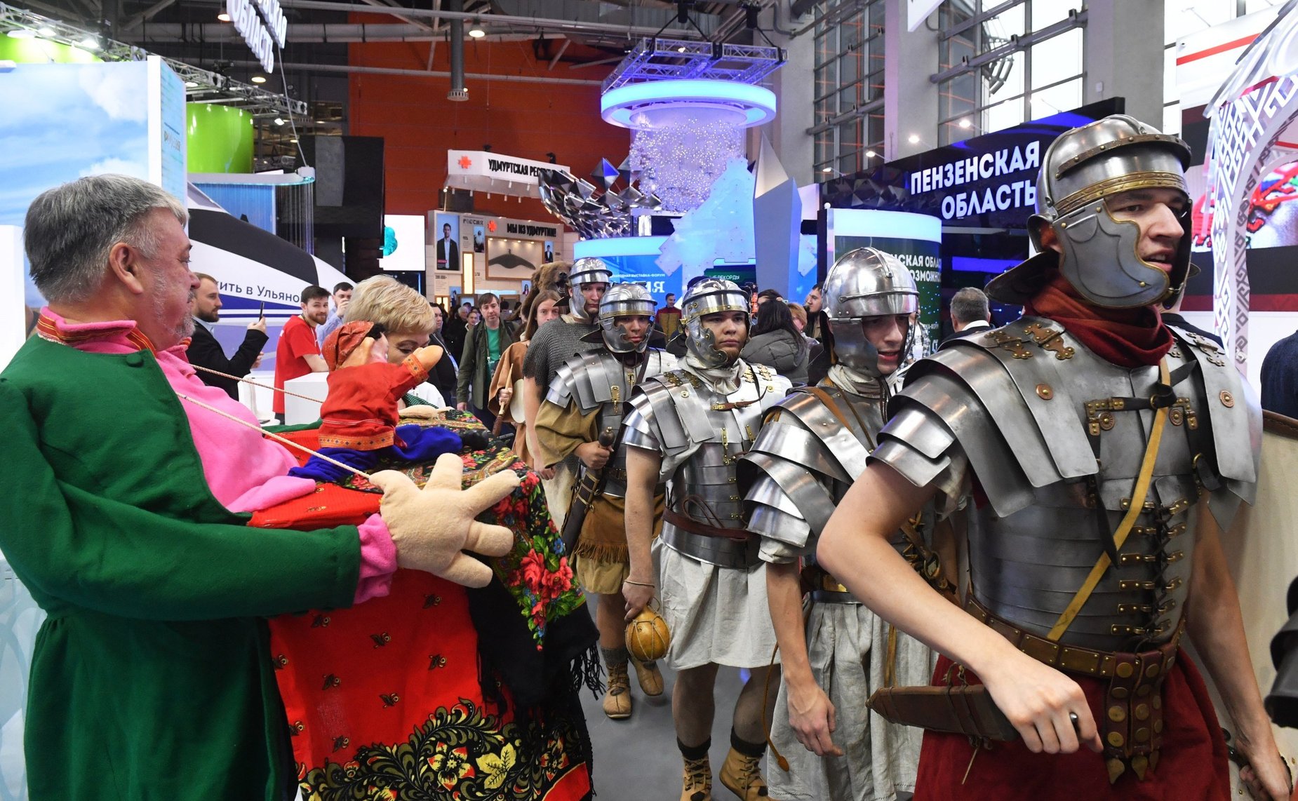 Екатерина Алтабаева посетила Международную выставку-форум «Россия» и приняла участие в открытии корабля-стенда, посвящённого Севастополю