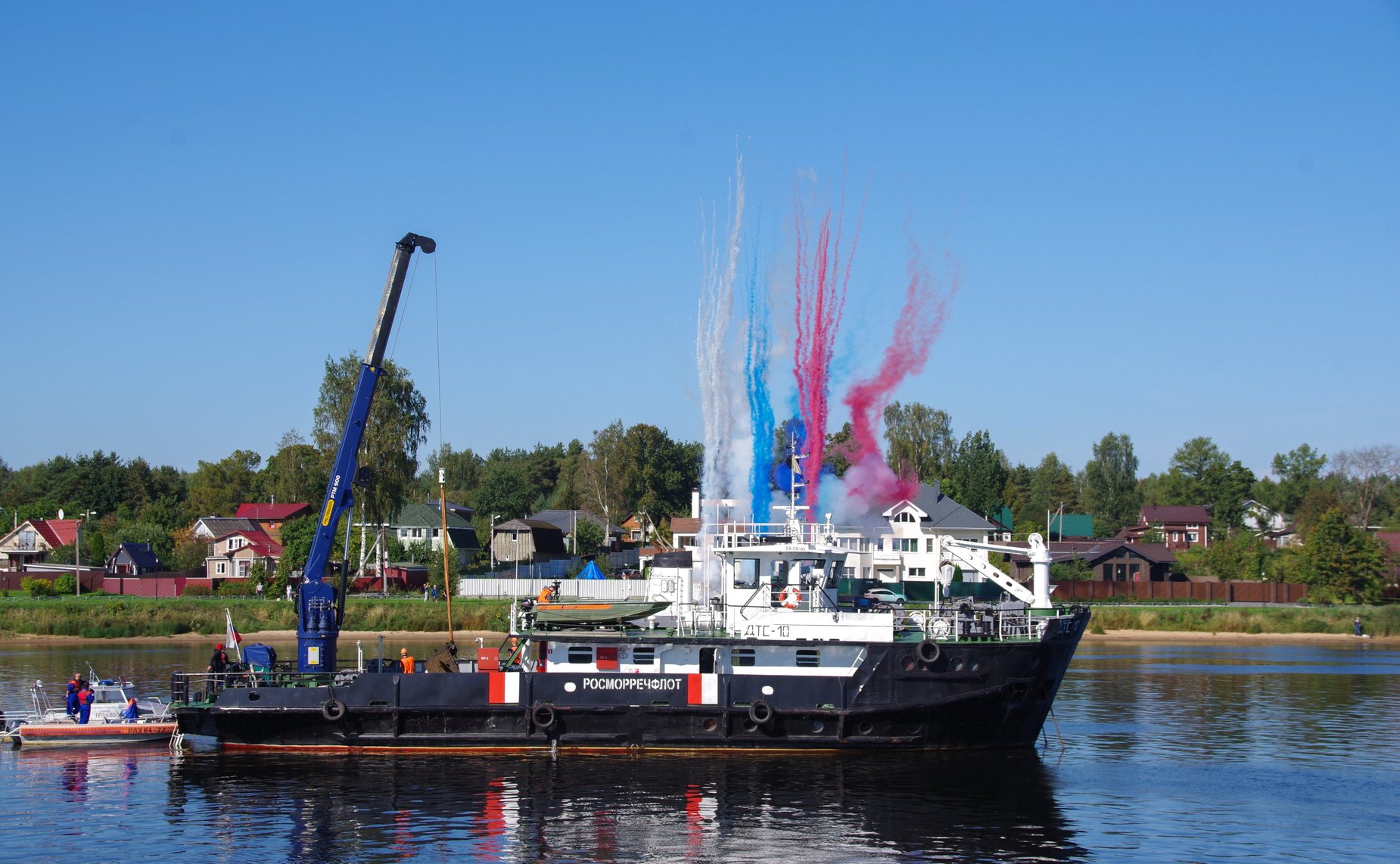 В День памяти жертв блокады Ленинграда на территории Кировского района Ленинградской области со дна реки Невы поднята боевая пушка времен Великой Отечественной войны