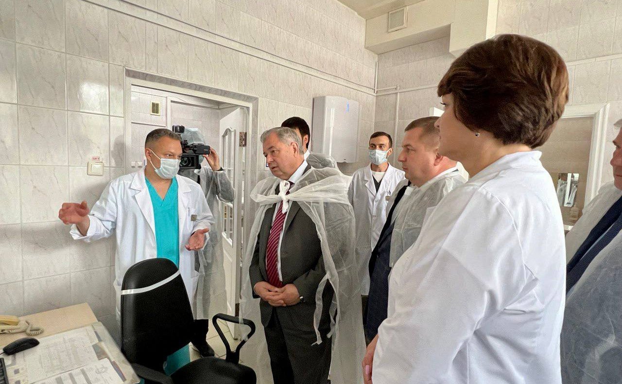 Анатолий Артамонов в рамках рабочей поездки в Чувашскую Республику посетил ряд объектов, обсудил планы по дальнейшему развитию социальной сферы в регионе