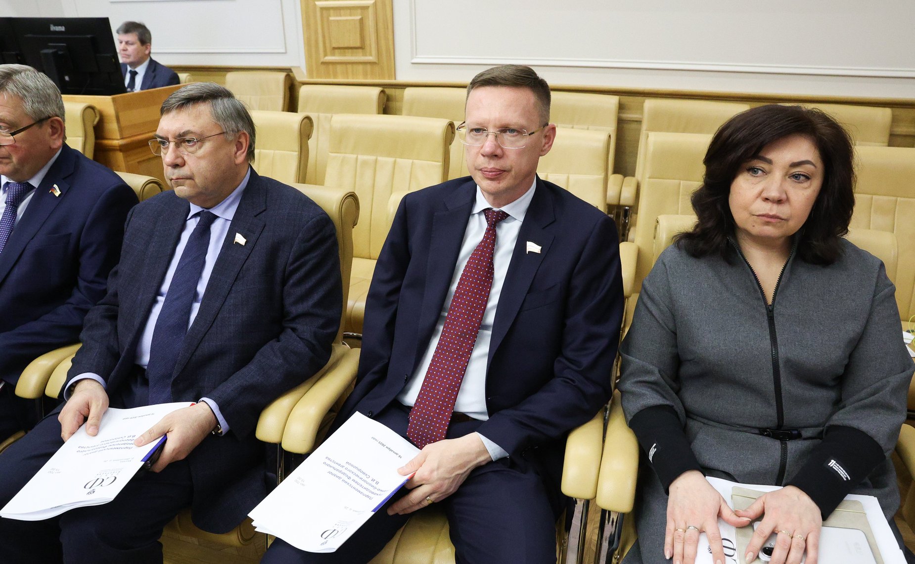 Встреча сенаторов РФ с руководителем Федерального медико-биологического агентства Вероникой Скворцовой в формате «парламентского диалога»