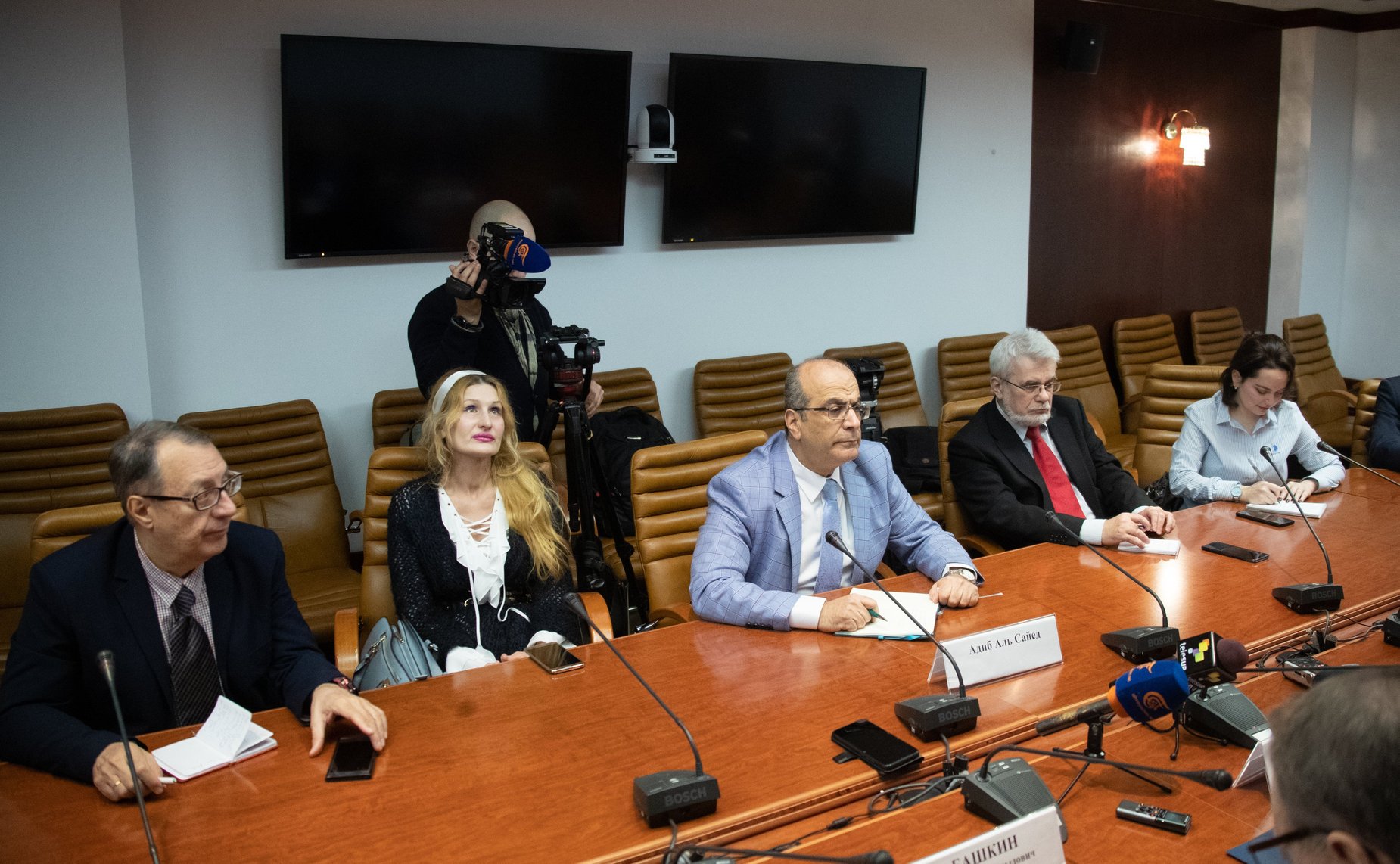 Встреча А. Пушкова с представителями иностранных СМИ