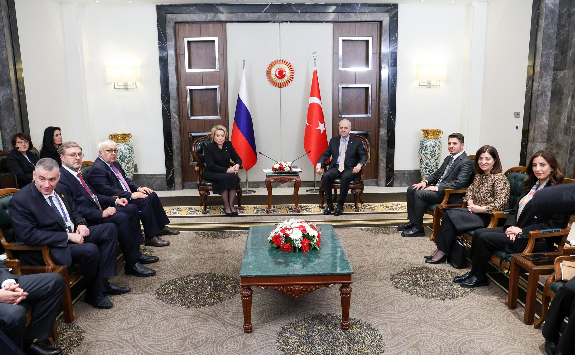 «На полях» 152-й Ассамблеи Межпарламентского союза в Стамбуле Валентина Матвиенко провела встречу с главой Великого национального собрания Турции Нуманом Куртулмушем