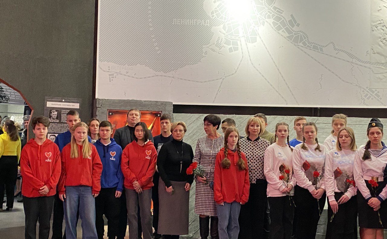 Римма Галушина посетила музей-заповедник «Прорыв блокады Ленинграда» вместе со школьниками из НАО