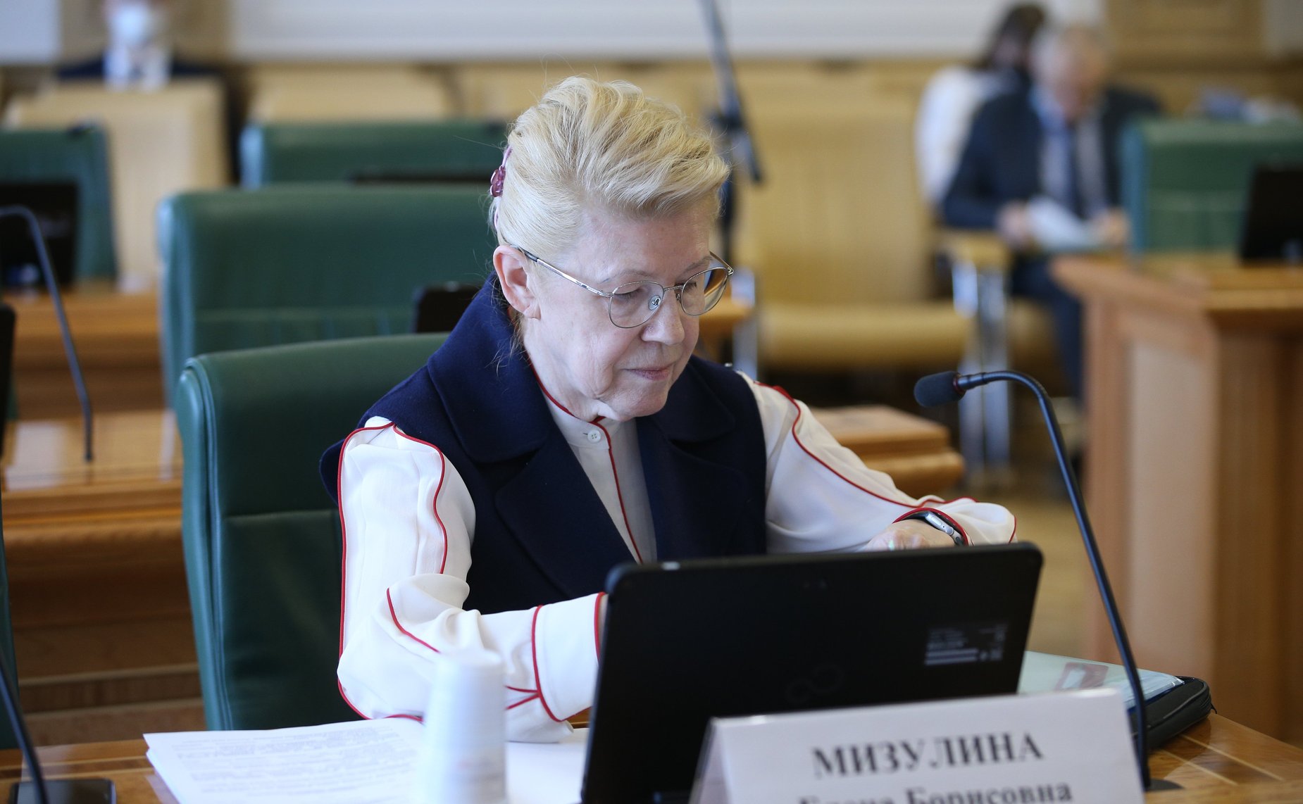 Елена Мизулина