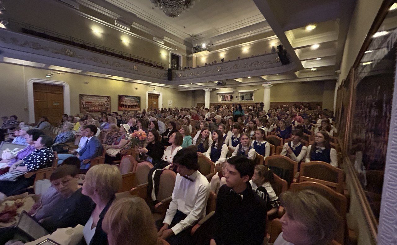 Екатерина Алтабаева вручила Благодарственное письмо Комитета Совета Федерации Севастопольской детской музыкальной школе № 1 им. Н.А. Римского-Корсакова