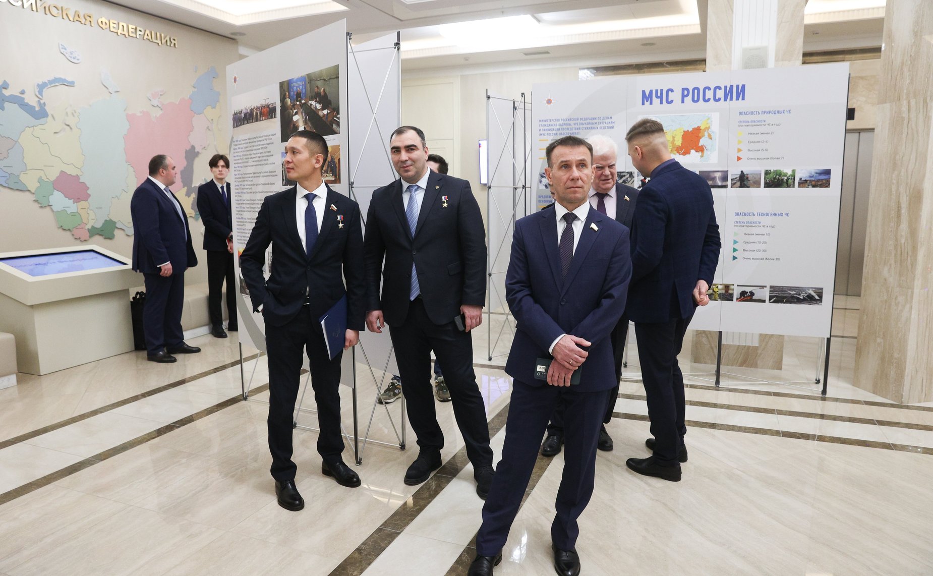 Открытие выставки «Служим Отечеству и МЧС России»