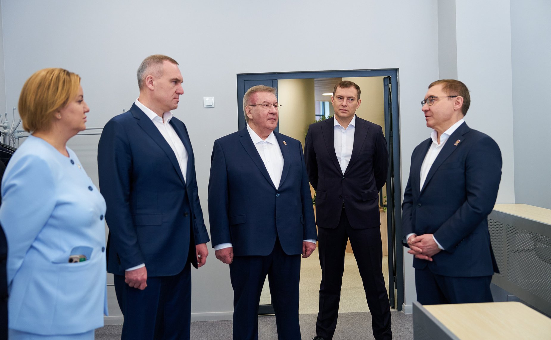 Первый заместитель Председателя СФ Владимир Якушев посетил новый корпус Югорского физико-математического IT-лицея в столице ХМАО Югре