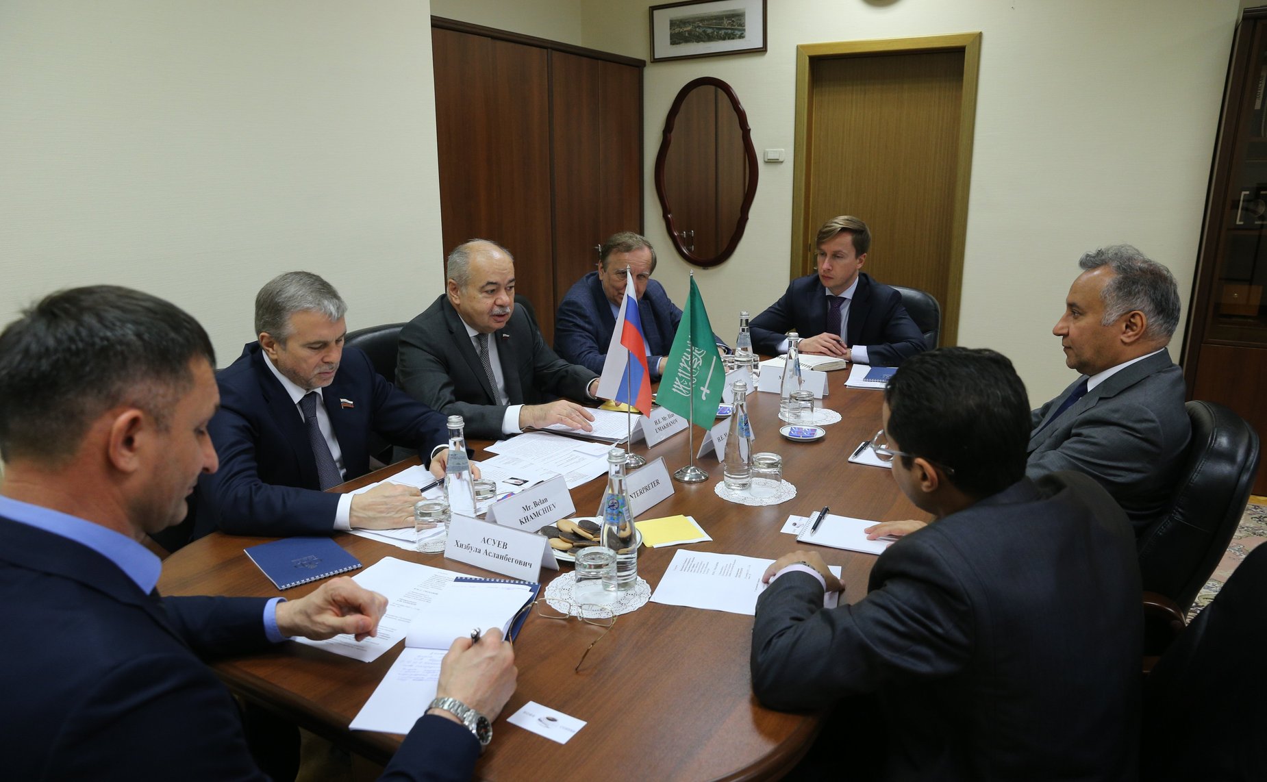 Ильяс Умаханов провел встречу с Чрезвычайным и Полномочным Послом Королевства Саудовская Аравия в Российской Федерации Абдулрахманом Аль-Ахмедом