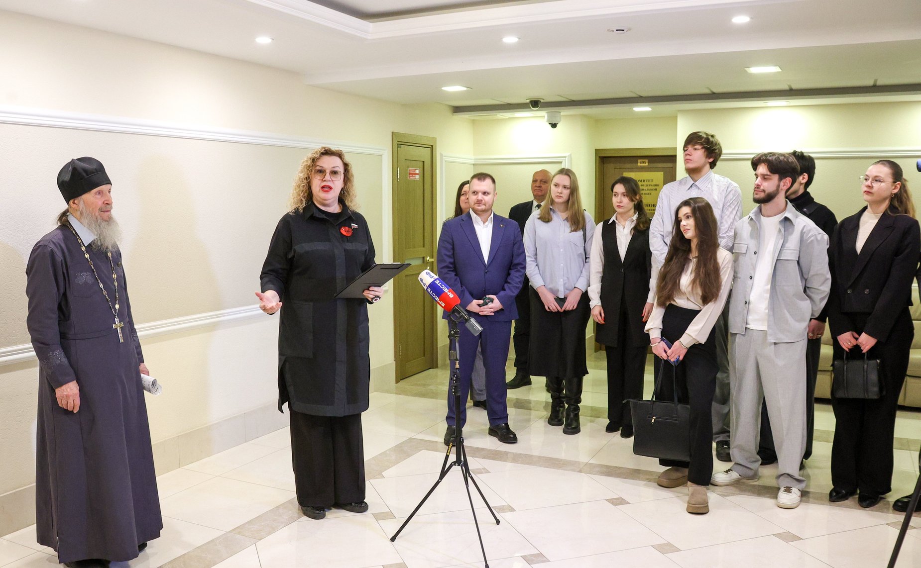 В Совете Федерации открылась выставка «Жизнь и время» художника-педагога, члена Союза художников России, академика Международной Академии культуры и искусства, протоиерея Петра (Кочанова)