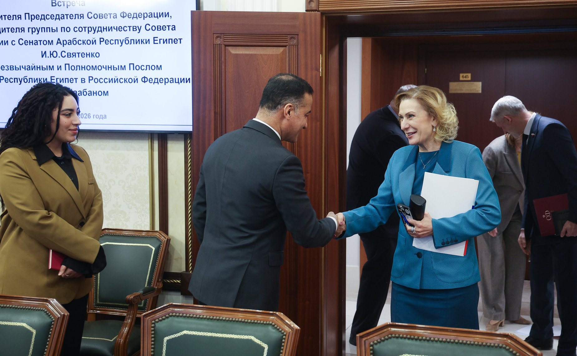 Встреча заместителя Председателя Совета Федерации Инны Святенко с Чрезвычайным и Полномочным Послом Арабской Республики Египет в Российской Федерации Хамди Шаабаном