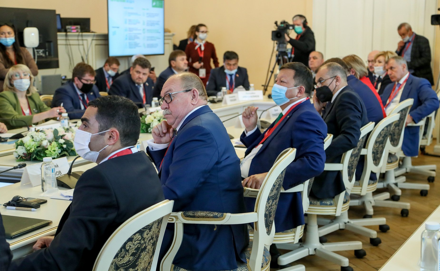 «Круглый стол» на тему «Национальные стратегии и проекты в области экологии и охраны окружающей среды. Обмен опытом»