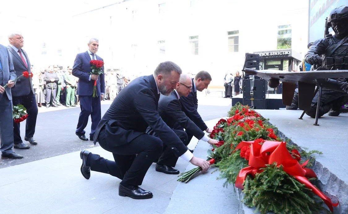 Андрей Турчак принял участие в церемонии открытия мемориала бойцам бригады беспилотной авиации ГРОМ «Каскад»