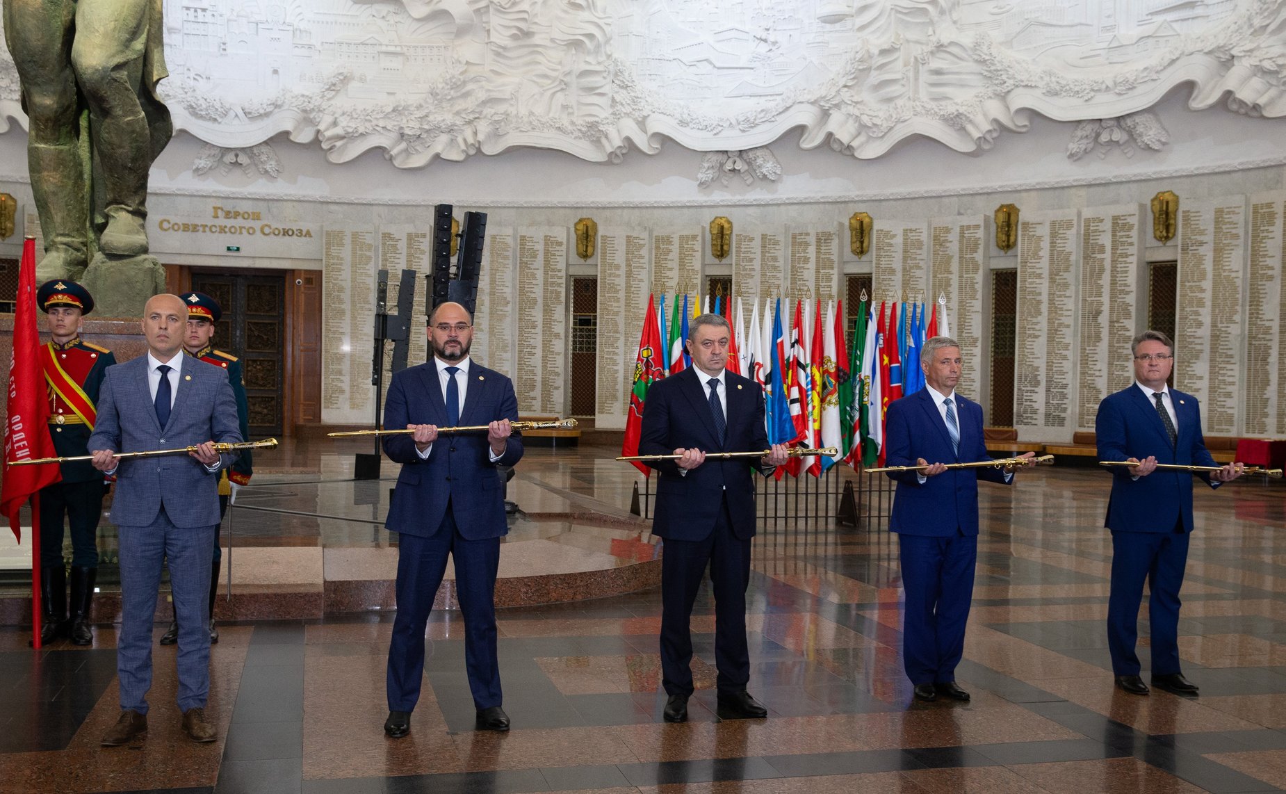 Торжественная церемония передачи «Мечей Победы» Городам воинской славы
