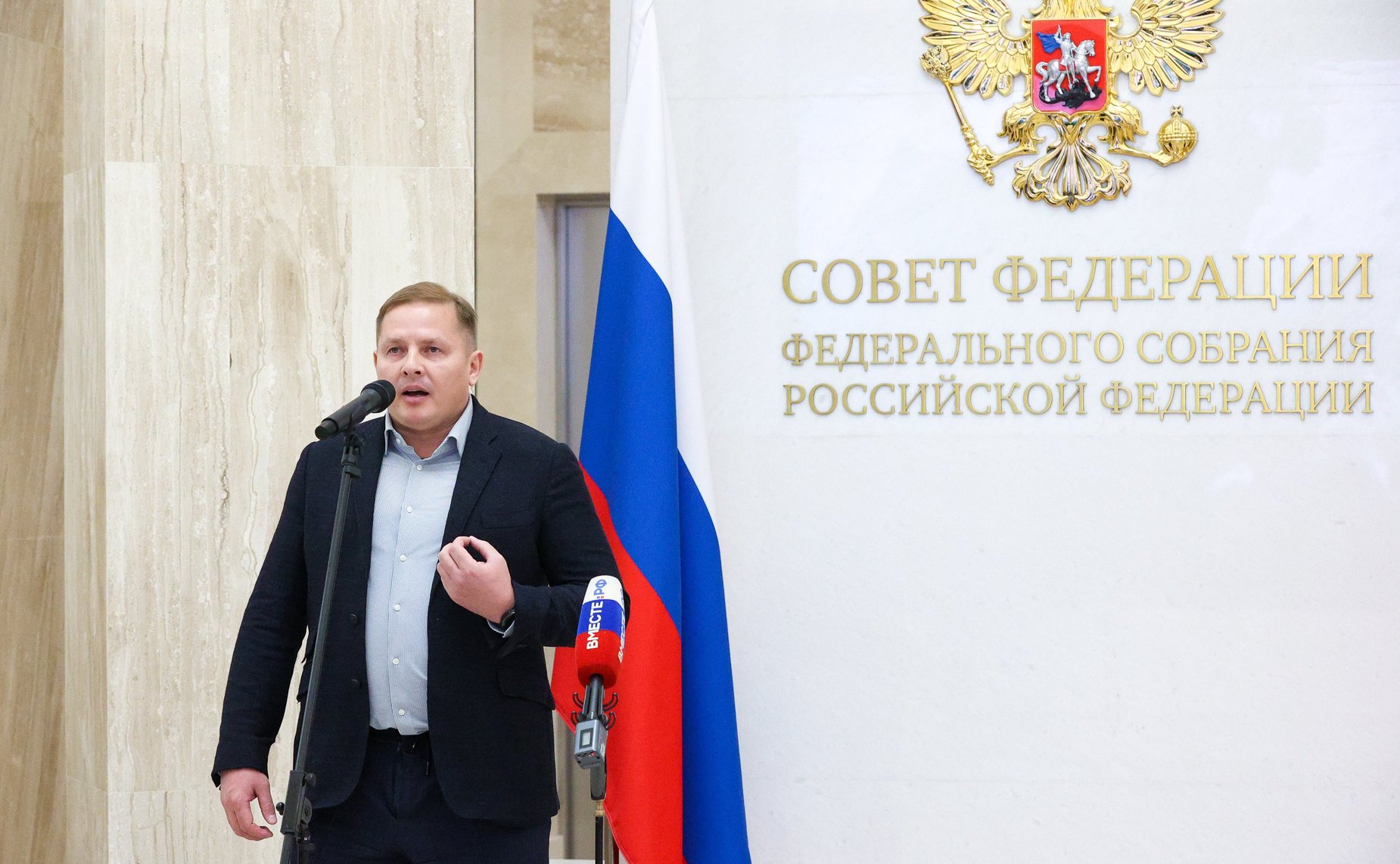 Открытие в Совете Федерации выставки работ победителей и участников первого сезона Конкурса современного плакатного искусства им. С. Ефремова «Время смыслов 20:25»