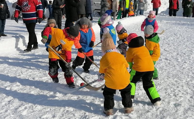 В Сахалинской области стартовал традиционный турнир «Хоккей в валенках»