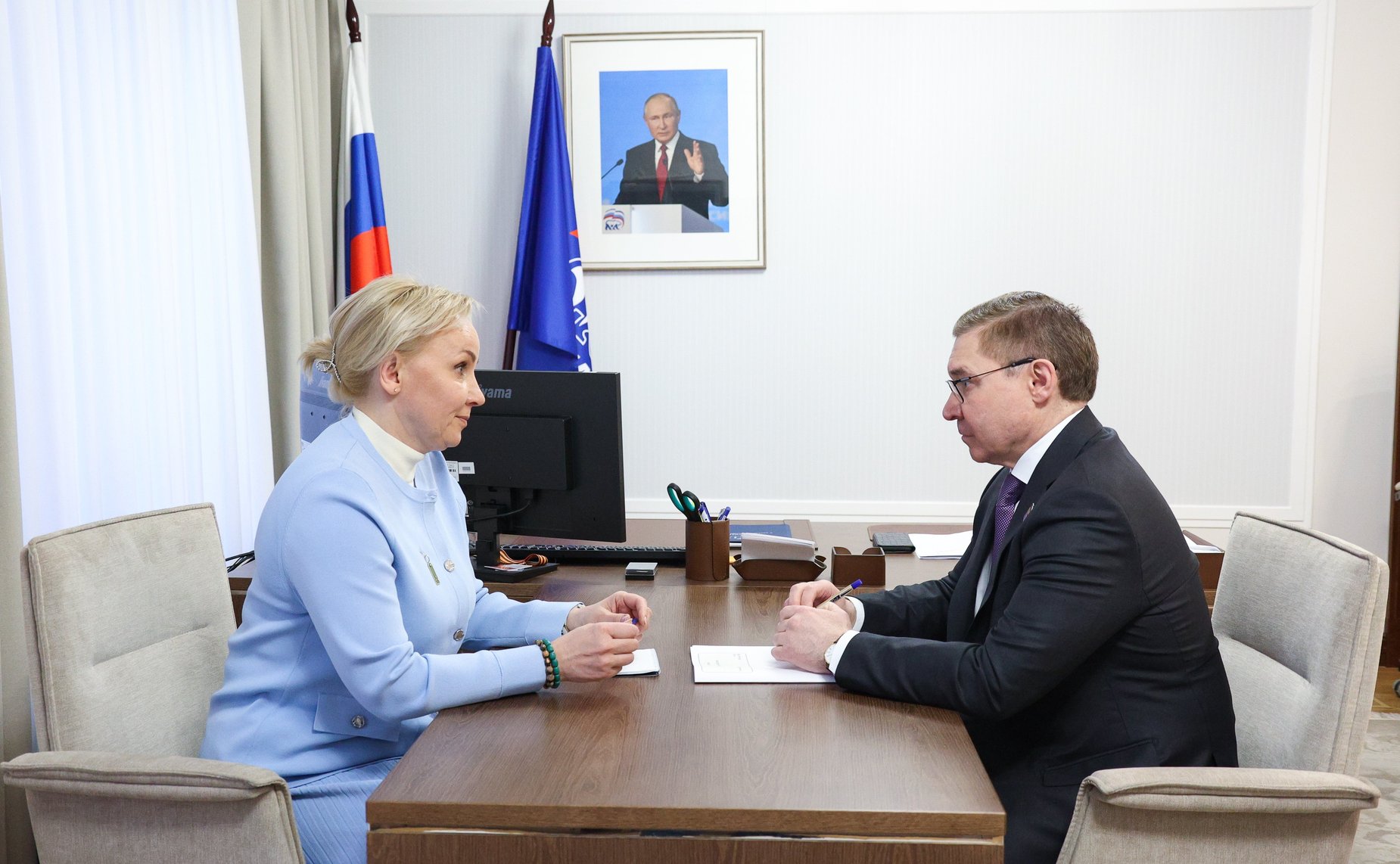 Встреча первого заместителя Председателя Совета Федерации Владимира Якушева с губернатором Еврейской автономной области Марией Костюк