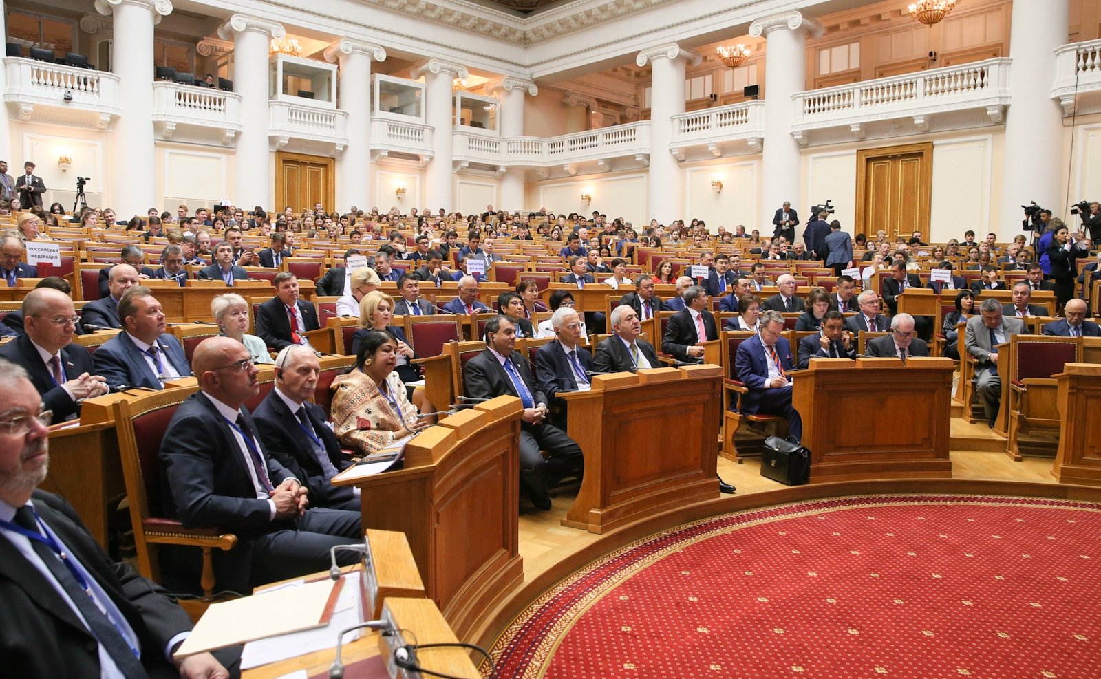 Зал пленарного заседания МПА СНГ