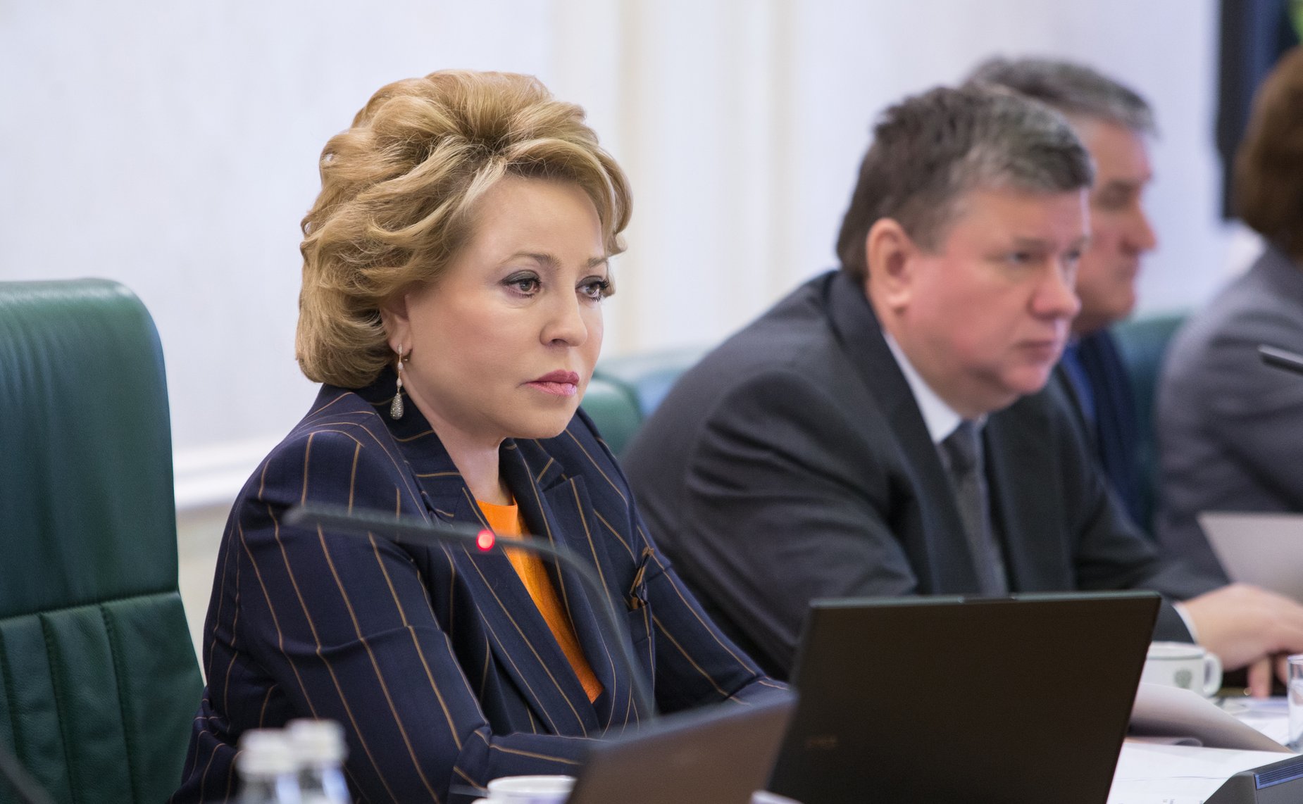 В. Матвиенко