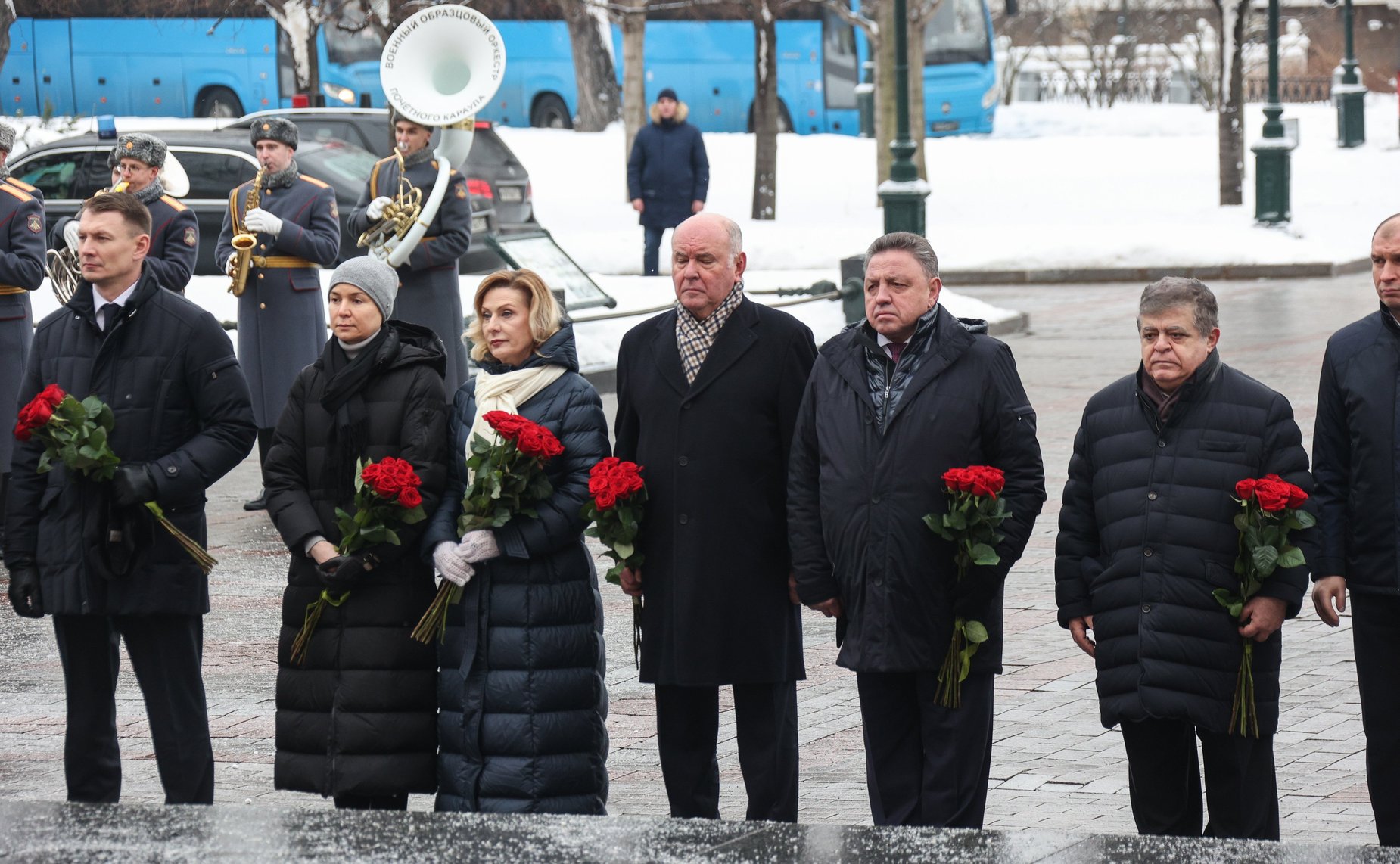 Председатель Совета Федерации Валентина Матвиенко и сенаторы РФ приняли участие в церемонии возложения цветов к Могиле Неизвестного Солдата