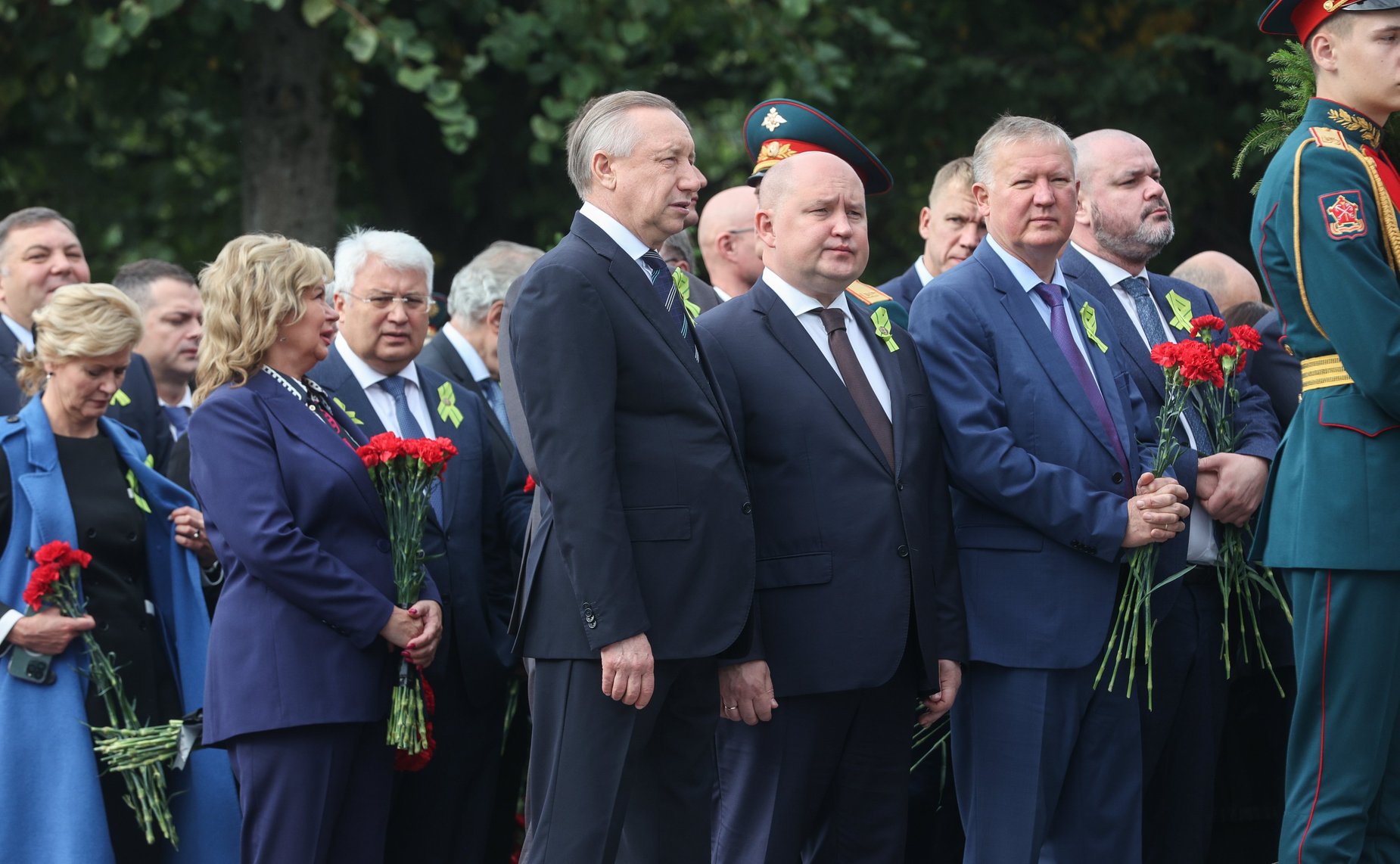 Валентина Матвиенко приняла участие в торжественно-траурной церемонии возложения венков и цветов к монументу «Мать-Родина» на Пискаревском мемориальном кладбище