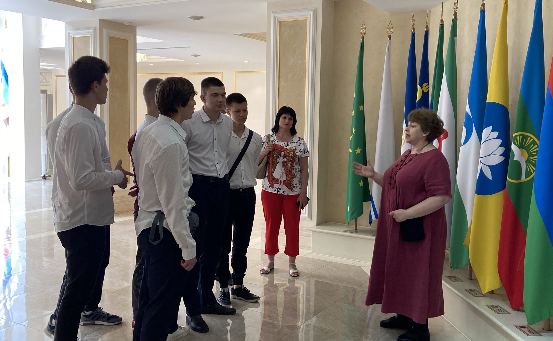 Оксана Хлякина организовала для детей поездку в Совет Федерации