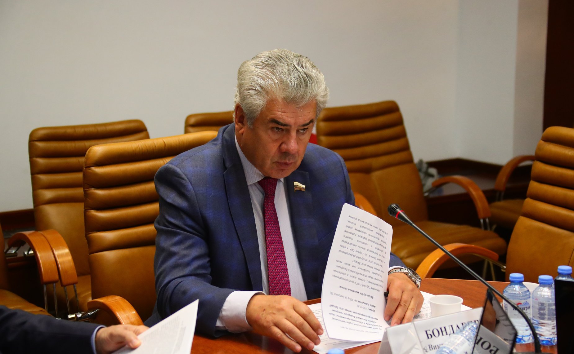 Виктор Бондарев