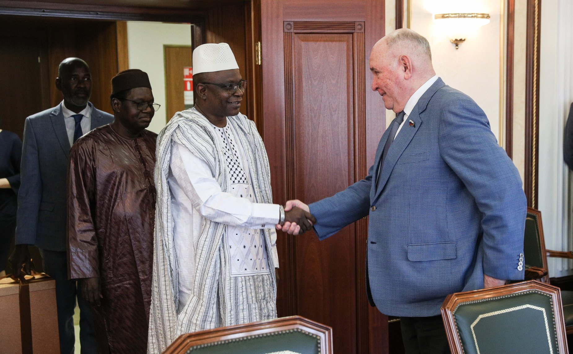 Встреча председателя Комитета СФ по международным делам Григория Карасина с Чрезвычайным и Полномочным Послом Республики Мали в РФ Х. Самаке