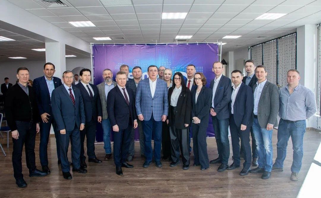 Андрей Хапочкин и губернатор Валерий Лимаренко встретились с активом регионального отделения общественной организации «Деловая Россия»