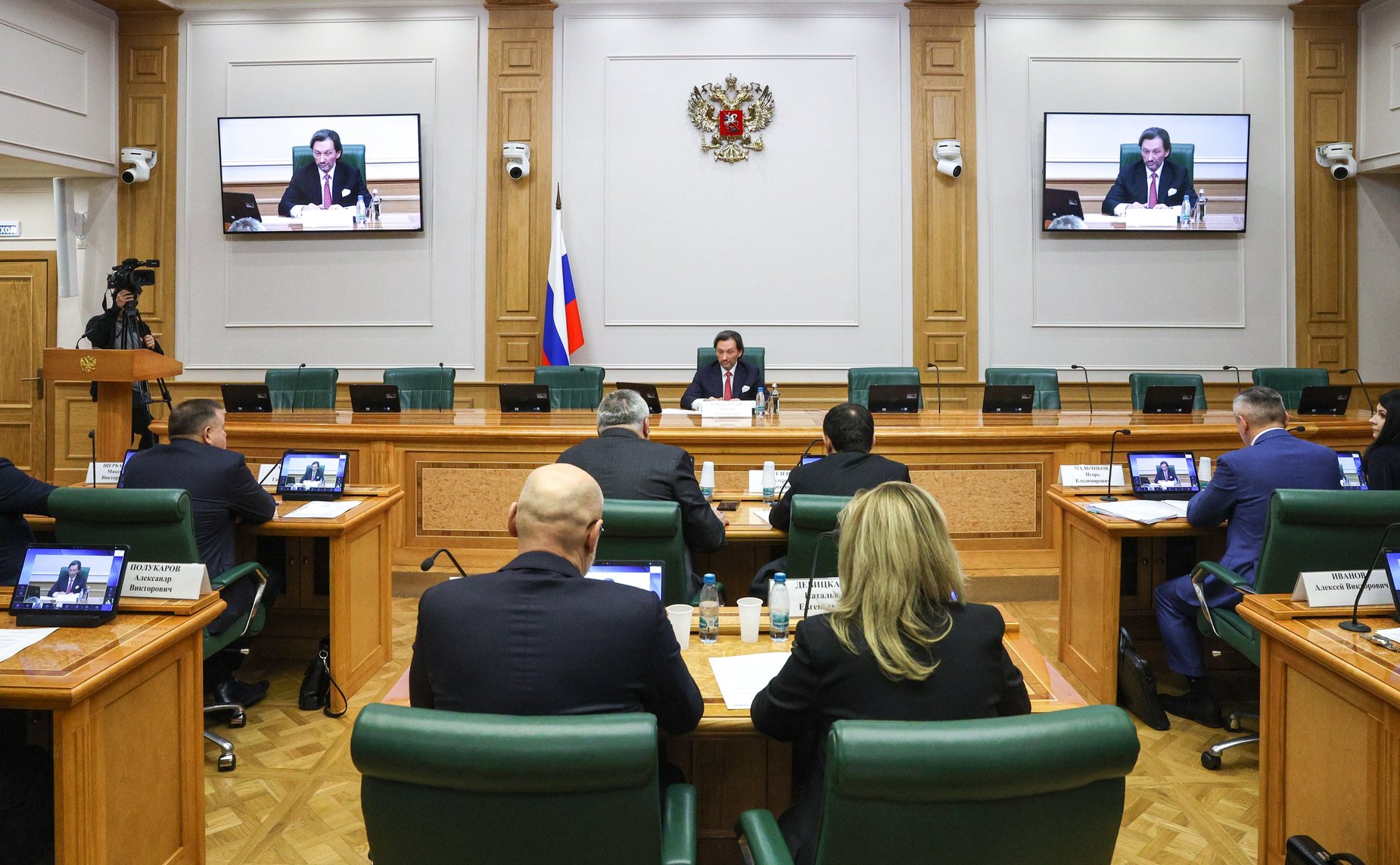 Круглый стол на тему «Особый порядок привлечения к административной ответственности судей и иных должностных лиц, выполняющих определенные государственные функции»