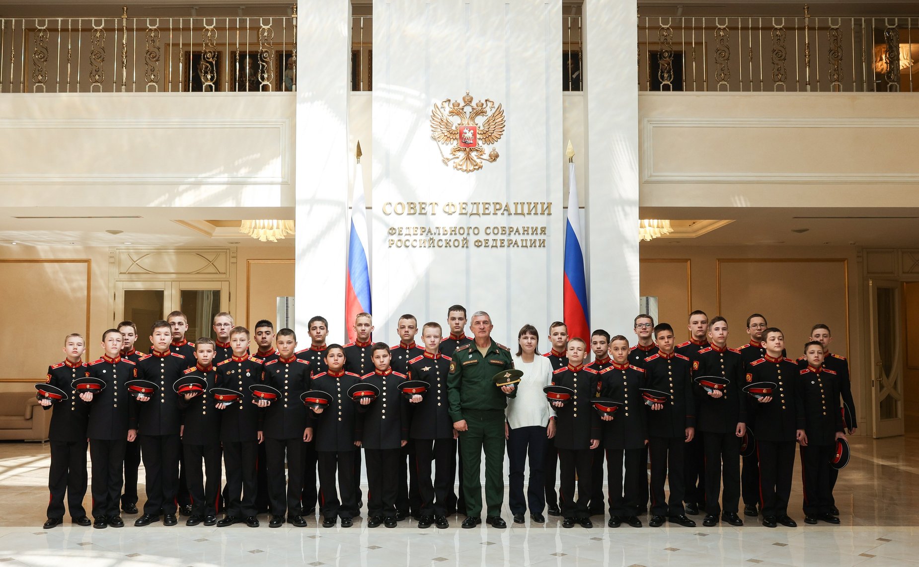 Встреча сенатора РФ Дмитрия Перминова с учащимися Суворовского училища