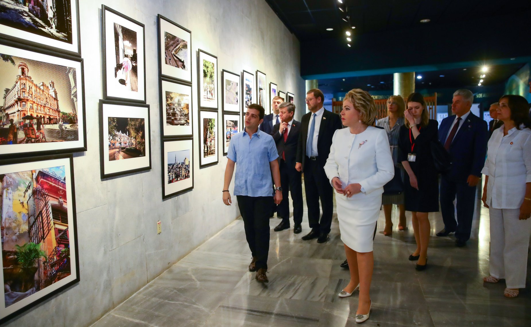 Посещение фотовыставки «Санкт-Петербург – Гавана»