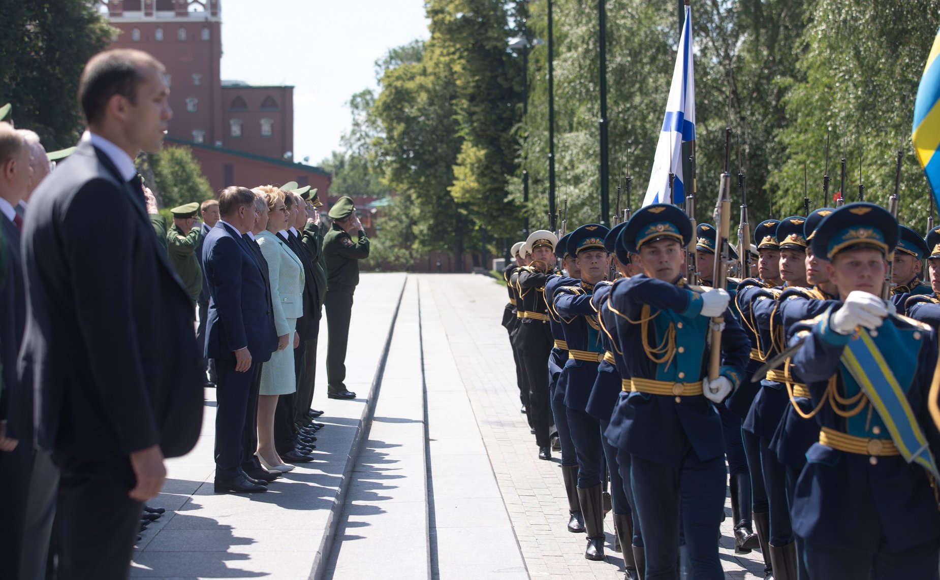 Возложение венков к Могиле Неизвестного Солдата