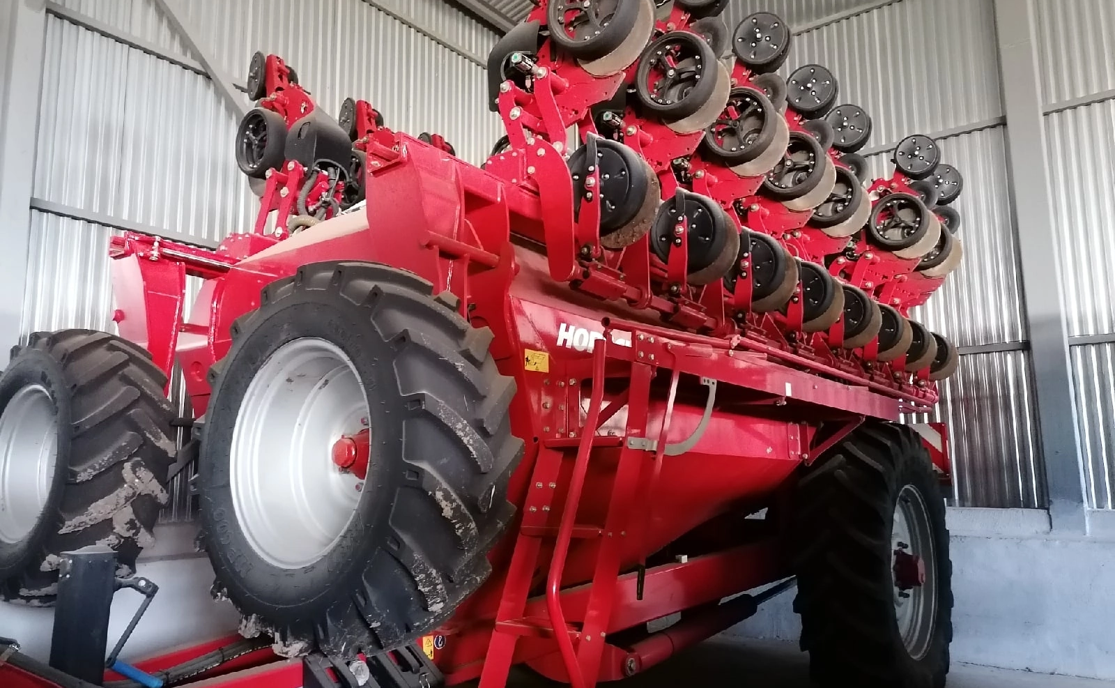 Андрей Шевченко в ходе рабочей поездки в регион посетил в Александровском районе крестьянско-фермерское хозяйство