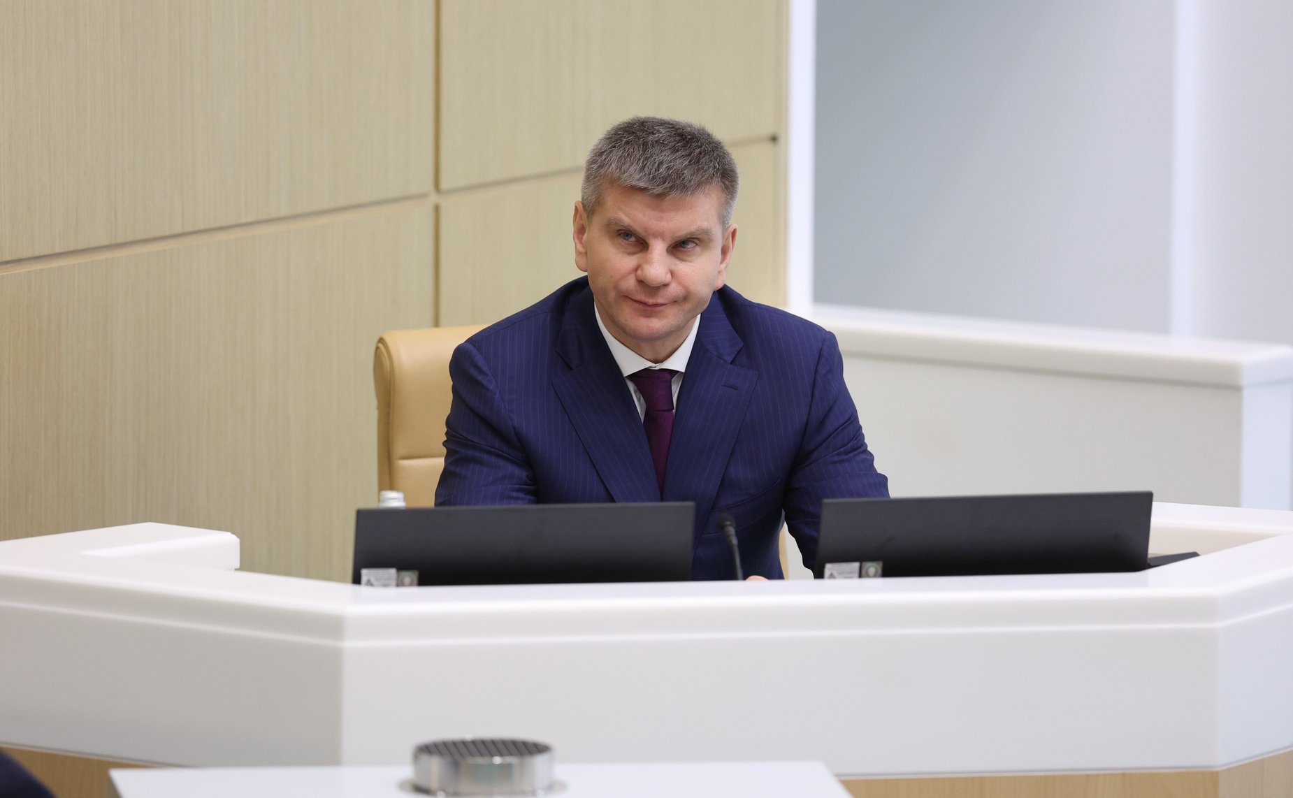 Геннадий Голов