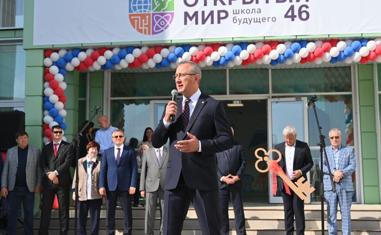 Анатолий Артамонов принял участие в прошедших в Калуге торжественных мероприятиях, посвященных Дню знаний