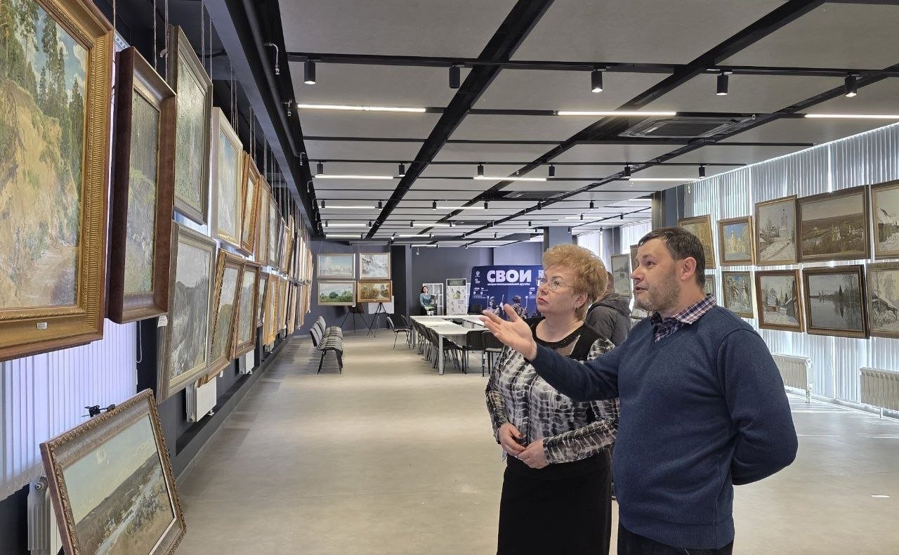 Ольга Бас в рамках поездки в регион провела рабочую встречу с директором Республиканского центра туризма, экологии и краеведения «Возрождение» Борисом Портным